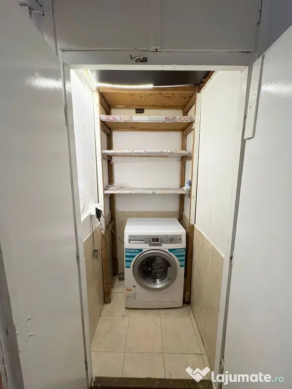 Inchiriez apartament decomandat doua camere