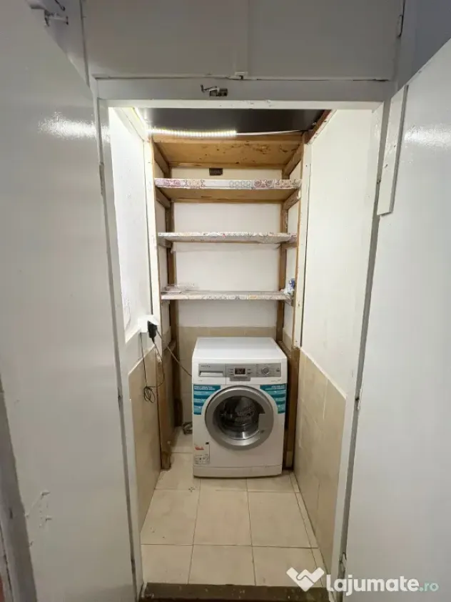Inchiriez apartament decomandat doua camere