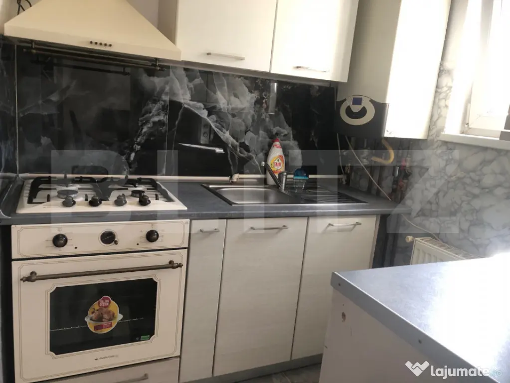 De vanzare apartament 2 camere , 35mp, zona M14 - Satu Mare (Satu-Mare)