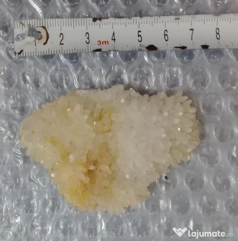 Cuart cu limonit si oxizi de fier 7 cm.