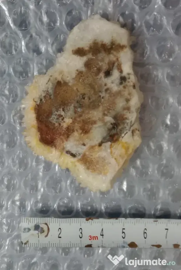 Cuart cu limonit si oxizi de fier 7 cm.