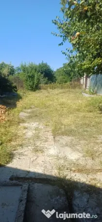 Teren vanzare lângă Str. Basarabiei 460mp Curtea deține o casa veche