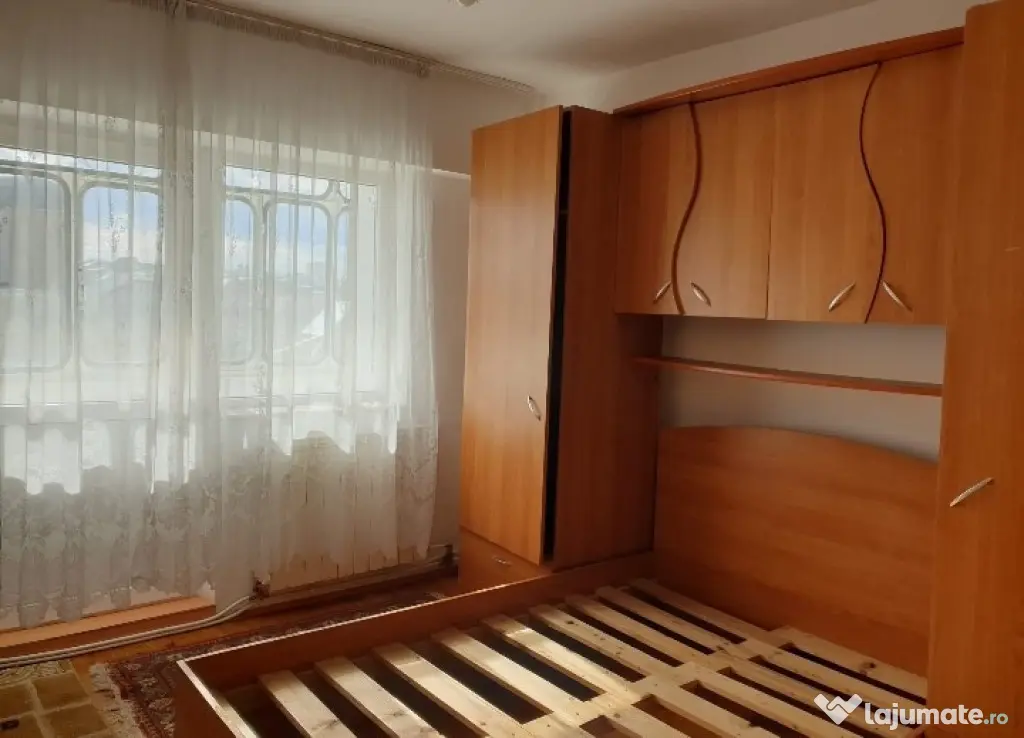 Apartament Cu 3 Camere Decomandate Zona Obcini- Metro - Suceava (Suceava)