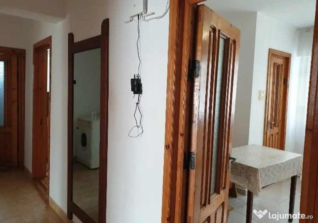 Apartament Cu 3 Camere Decomandate Zona Obcini- Metro - Suceava (Suceava)