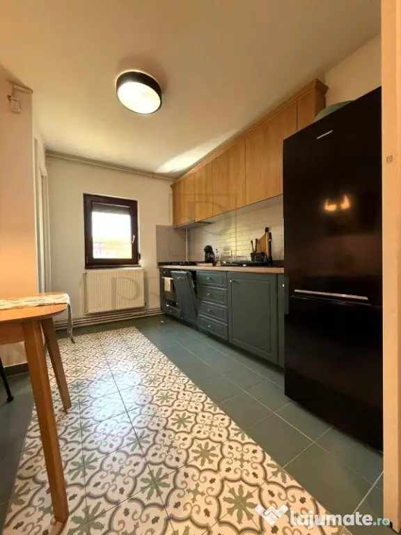 DAMBOVITA - RENOVAT - 3 CAM - 2 BAI - BLOC IZOLAT - ETAJ 3 - - Timisoara (Timis)