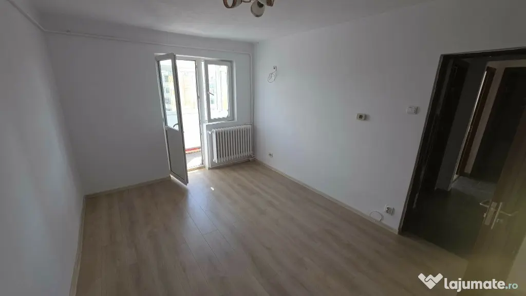 Inchiriere apartament 2 camere D, la Hala Centrala, NOU RENOVAT - Iasi (Iasi)