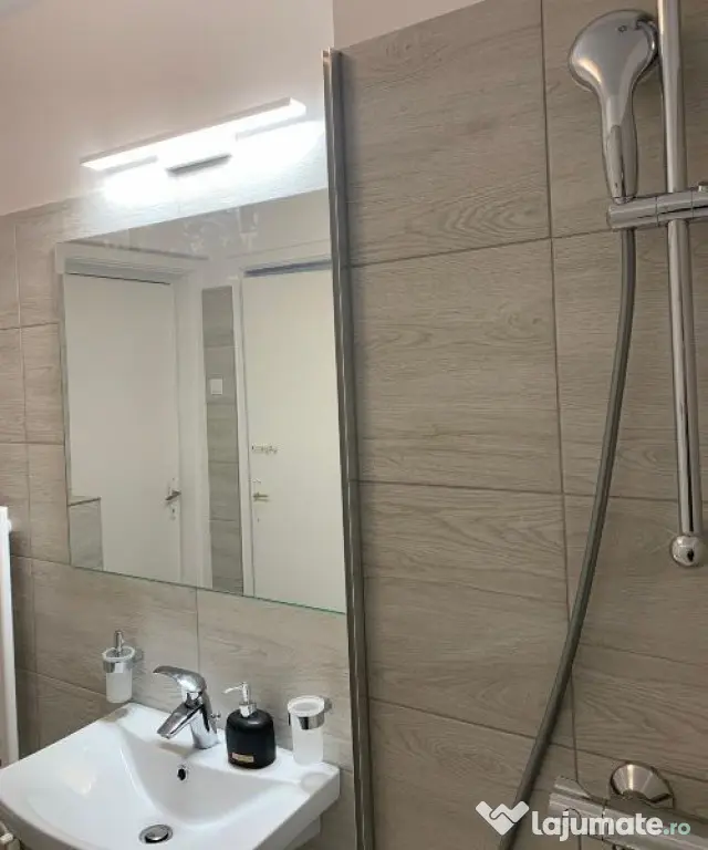 3 camere | Calea Victoriei | 4 balcoane | centrala - Bucuresti (Bucuresti-Ilfov)