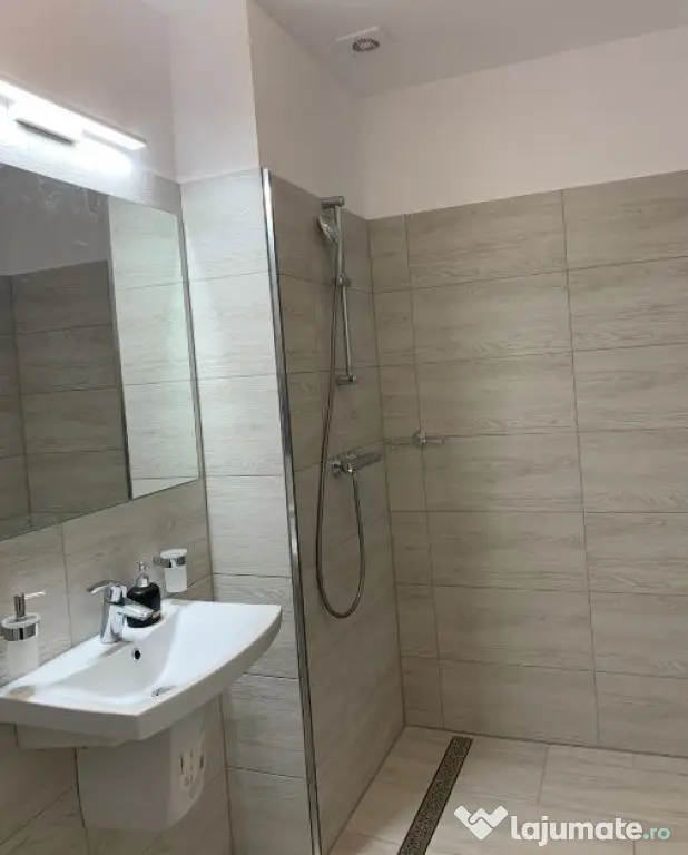 3 camere | Calea Victoriei | 4 balcoane | centrala - Bucuresti (Bucuresti-Ilfov)