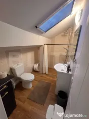 Apartament cu 2 camere, decomandat, pod mansardabil, zona Ge 