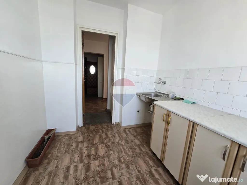 Apartament de vânzare 3 camere| BL Republicii, Ploiești - Ploiesti (Prahova)