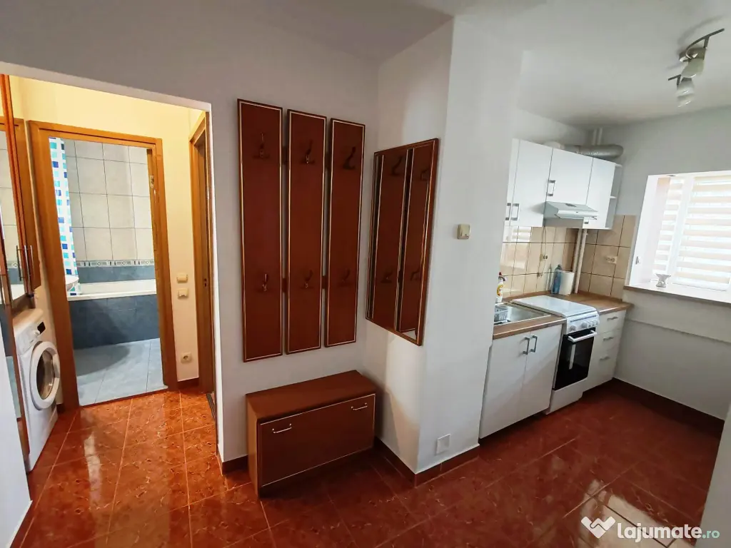 Inchiriez apartament 2 camere decomandat in Salajan, etaj 1, mobilat