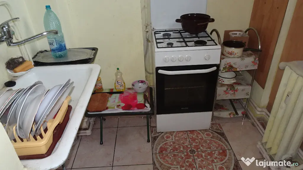 Inchiriez apartament cu 2 camere in Deva, zona Dacia (Salcamilor), eta - Deva (Hunedoara)