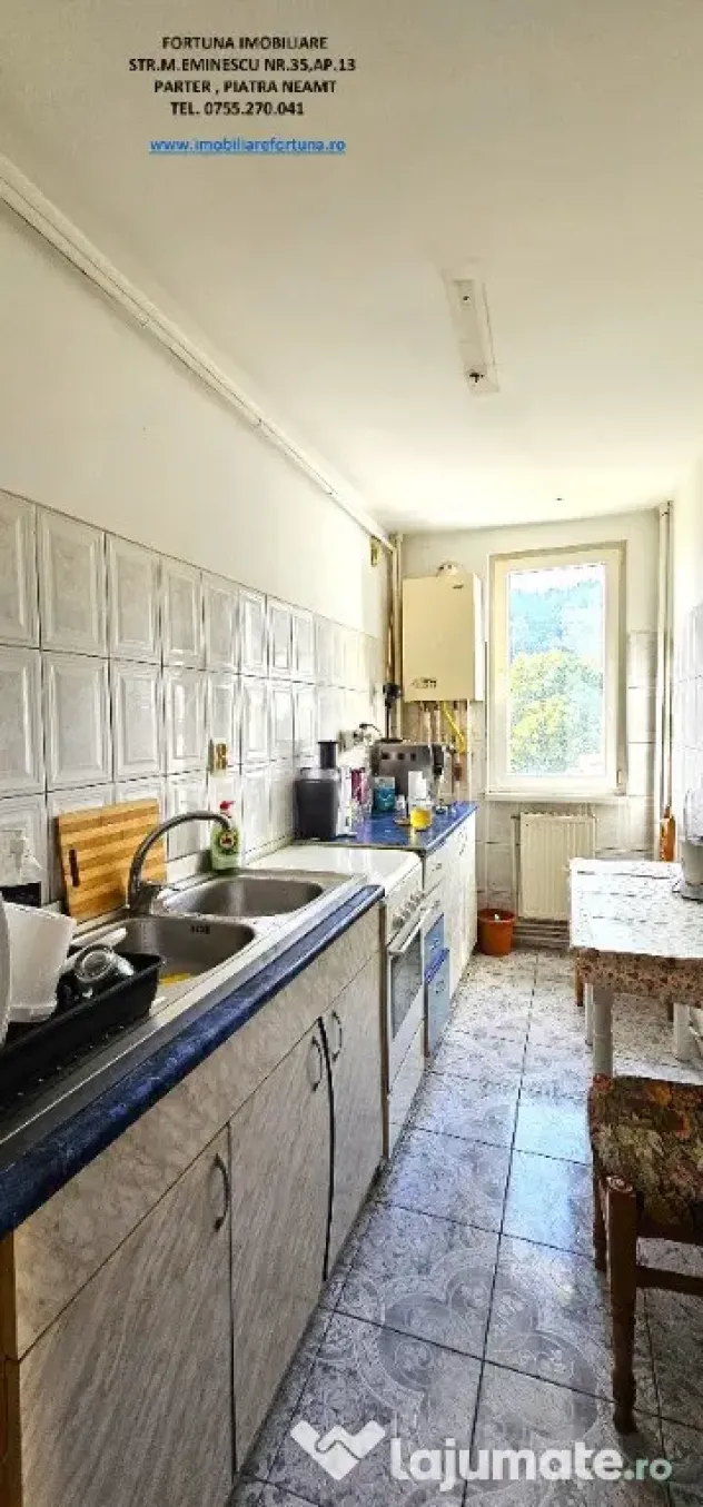Apartam4ent 3 camere - zona Centrala, etaj 3, lift, boxa - Piatra-Neamt (Neamt)