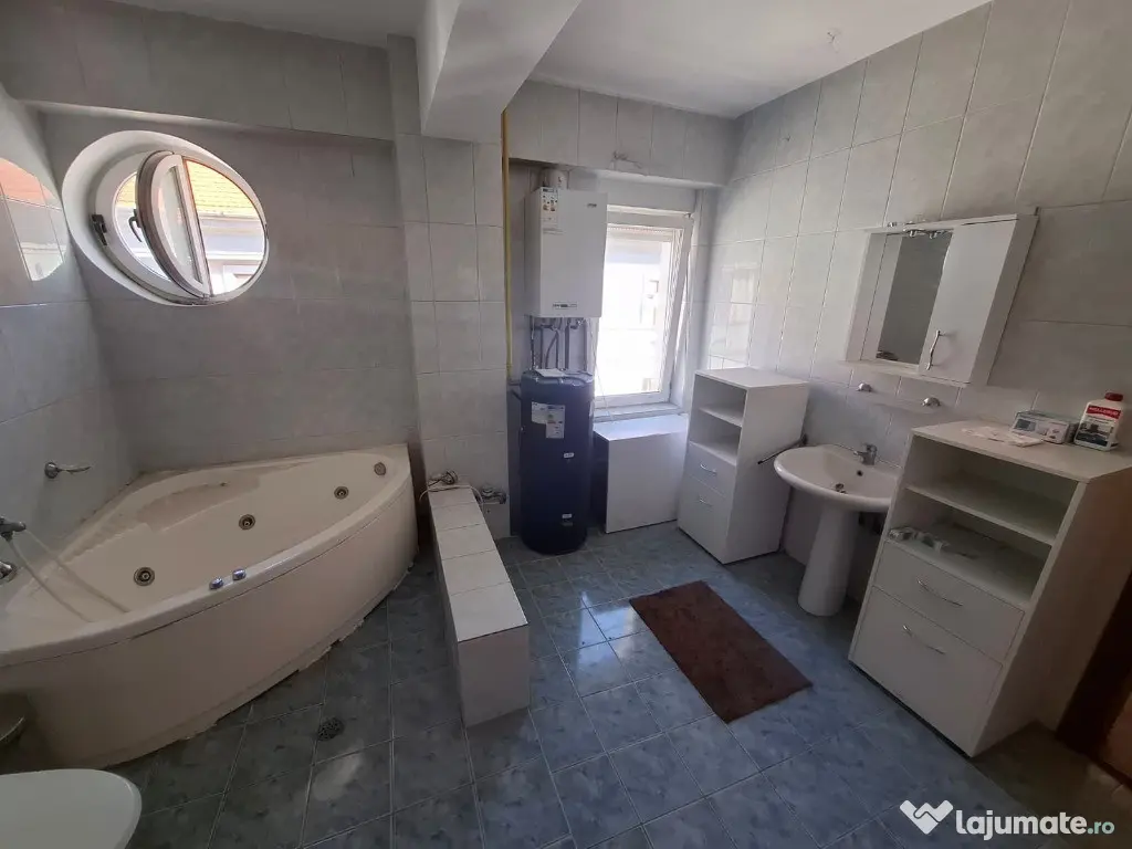 Inchiriez apart 3 camere Zona Boul Rosu ID:RH-45619-property - Arad (Arad)