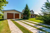 DOMENIU de 5,9 ha I Lac, Casă și Aerodrom – multiple ...