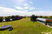 DOMENIU de 5,9 ha I Lac, Casă și Aerodrom – multiple ...