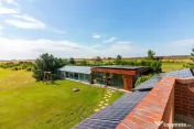 DOMENIU de 5,9 ha I Lac, Casă și Aerodrom – multiple ...