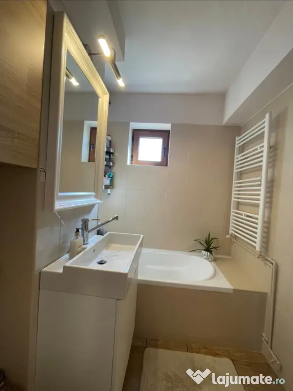 Inchiriez apartament 2 camere, 60 mp utili, complet mobilat și utilat Central