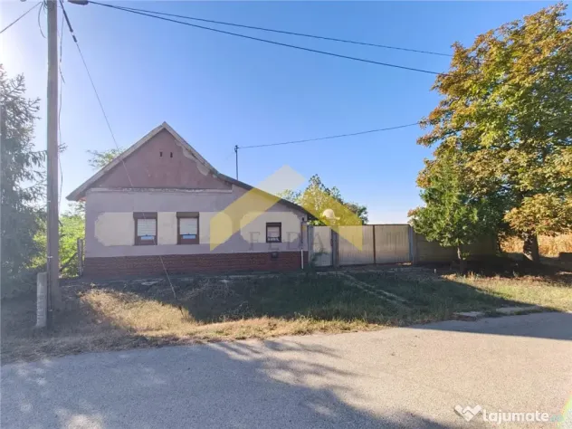Casa de in Kisdombegyhaz, Ungaria - Variasu Mic (Arad)