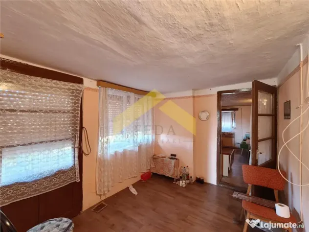 Casa de in Kisdombegyhaz, Ungaria - Variasu Mic (Arad)