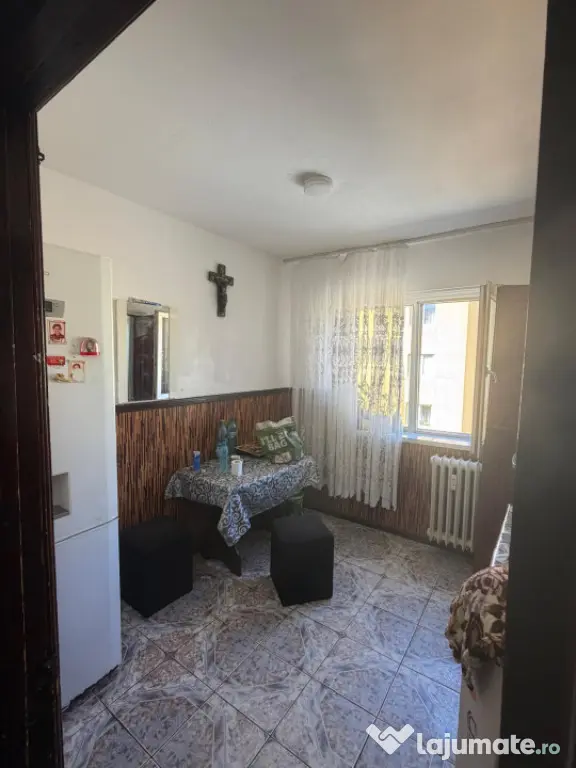 Apartament 2 camere, 39 mp, renovat, mobilat si utilat, lang - Craiova (Dolj)