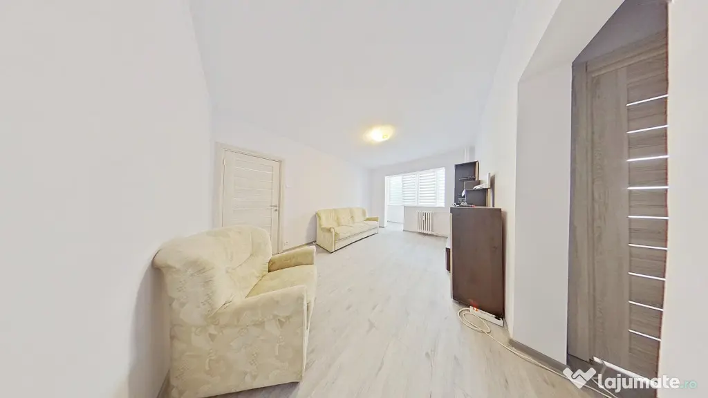 Apartament cu 2 camere renovat in Vlaicu la X-uri - Arad (Arad)