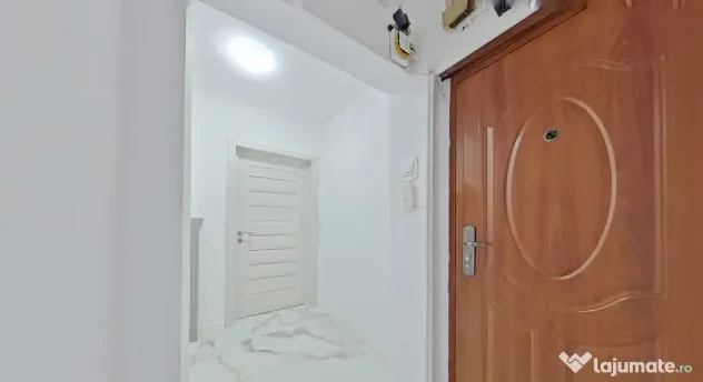 Apartament cu 2 camere renovat in Vlaicu la X-uri - Arad (Arad)