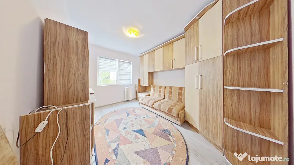 Apartament cu 2 camere renovat in Vlaicu la X-uri - Arad (Arad)
