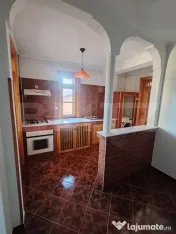 Casă spațioasă - potențial rezidențial și comercial, 3 