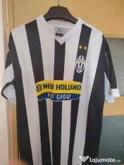 Tricou