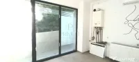 Spatiu comercial renovat cu 2 vitrine mari 11 ml, pe colt - 