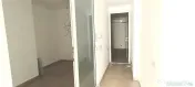 Spatiu comercial renovat cu 2 vitrine mari 11 ml, pe colt -