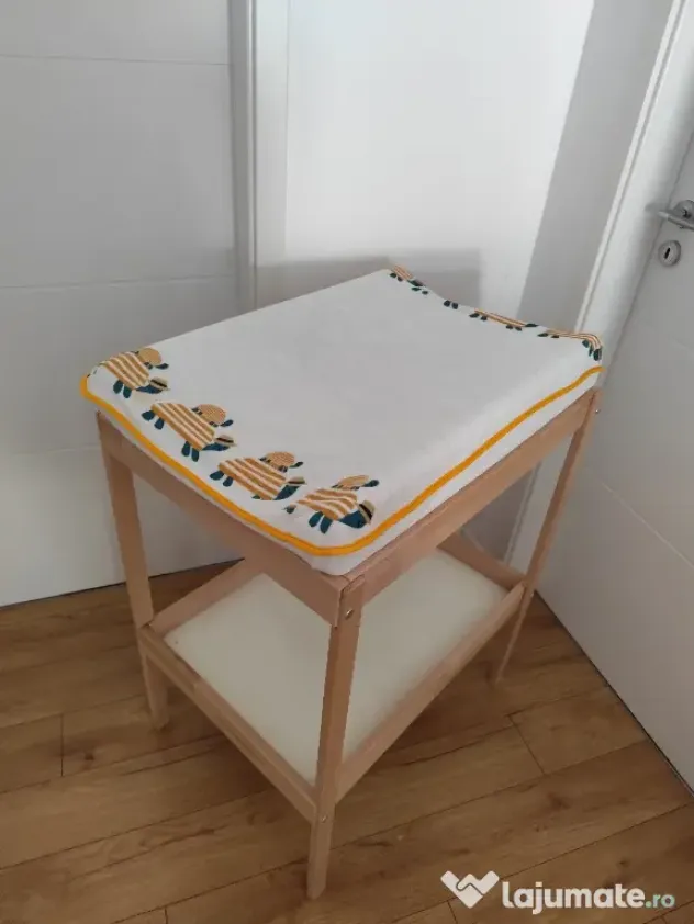 măsuță de înfășat