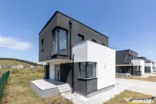 Vila Sanpetru, intabulata, constructie noua, zona Lempes