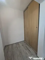 Apartament proaspăt renovat și mobilat – primul chiriaș