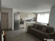 Apartament 3 camere semidecomandat zona Florilor