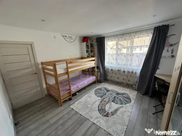 Apartament 3 camere semidecomandat zona Florilor - Floresti (Cluj)