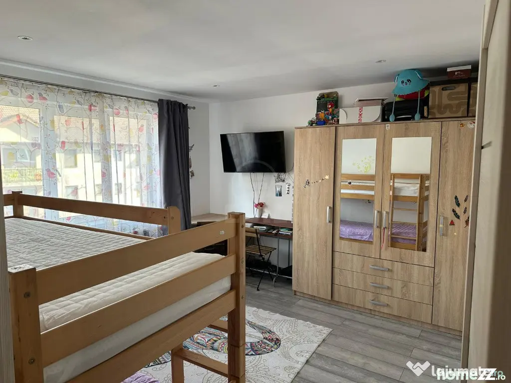 Apartament 3 camere semidecomandat zona Florilor - Floresti (Cluj)