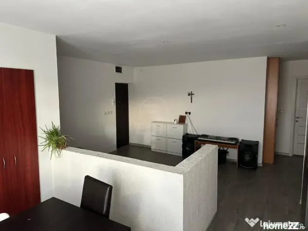 Apartament 3 camere semidecomandat zona Florilor - Floresti (Cluj)