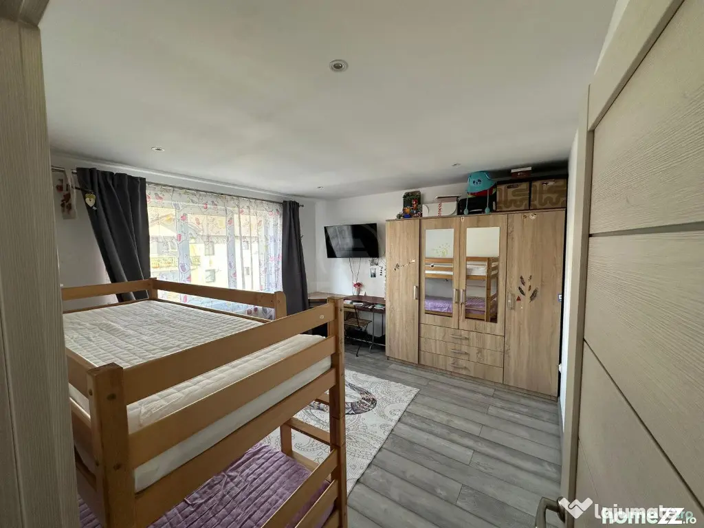 Apartament 3 camere semidecomandat zona Florilor - Floresti (Cluj)