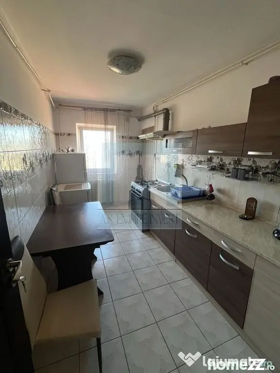 De vânzare apartament 3 camere/ Ghimbav - Ghimbav (Brasov)
