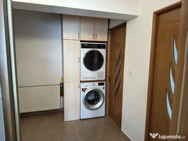 Vand apartament cu 3 camere decomandat,etaj 4