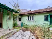 Casa 3 camere cu curte de aproximativ 480 mp, zona Cantemir 