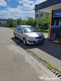 De vânzare Kia Rio Preț bun.