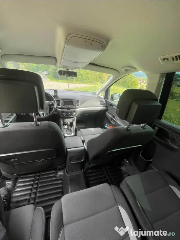 Vând Volkswagen Sharan, 7 locuri, fabricat în 04.2014,