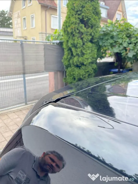 Vând Volkswagen Sharan, 7 locuri, fabricat în 04.2014,