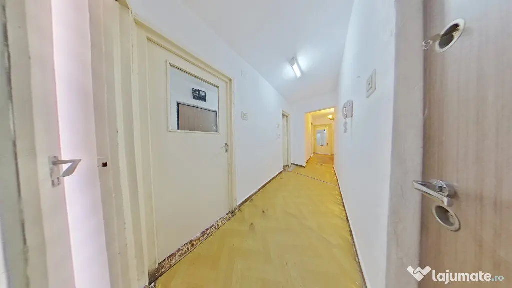 Apartament spatios cu 3 camere de vanzare - Aurel Vlaicu, Ar - Arad (Arad)