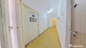 Apartament spatios cu 3 camere de vanzare - Aurel Vlaicu, Ar 
