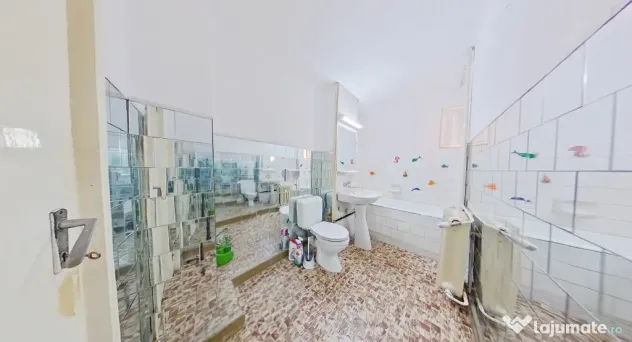 Apartament spatios cu 3 camere de vanzare - Aurel Vlaicu, Ar - Arad (Arad)