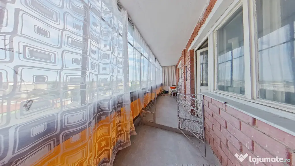 Apartament spatios cu 3 camere de vanzare - Aurel Vlaicu, Ar - Arad (Arad)